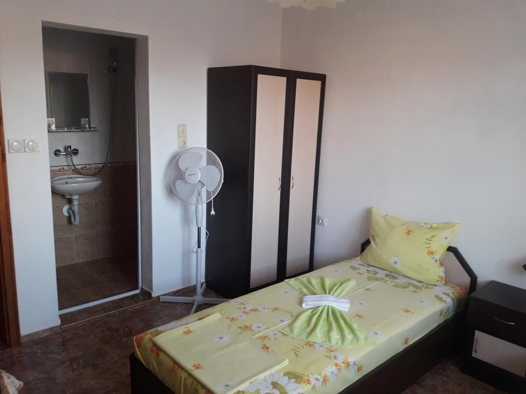 Georgievi Guest House Pomorie Buitenkant foto