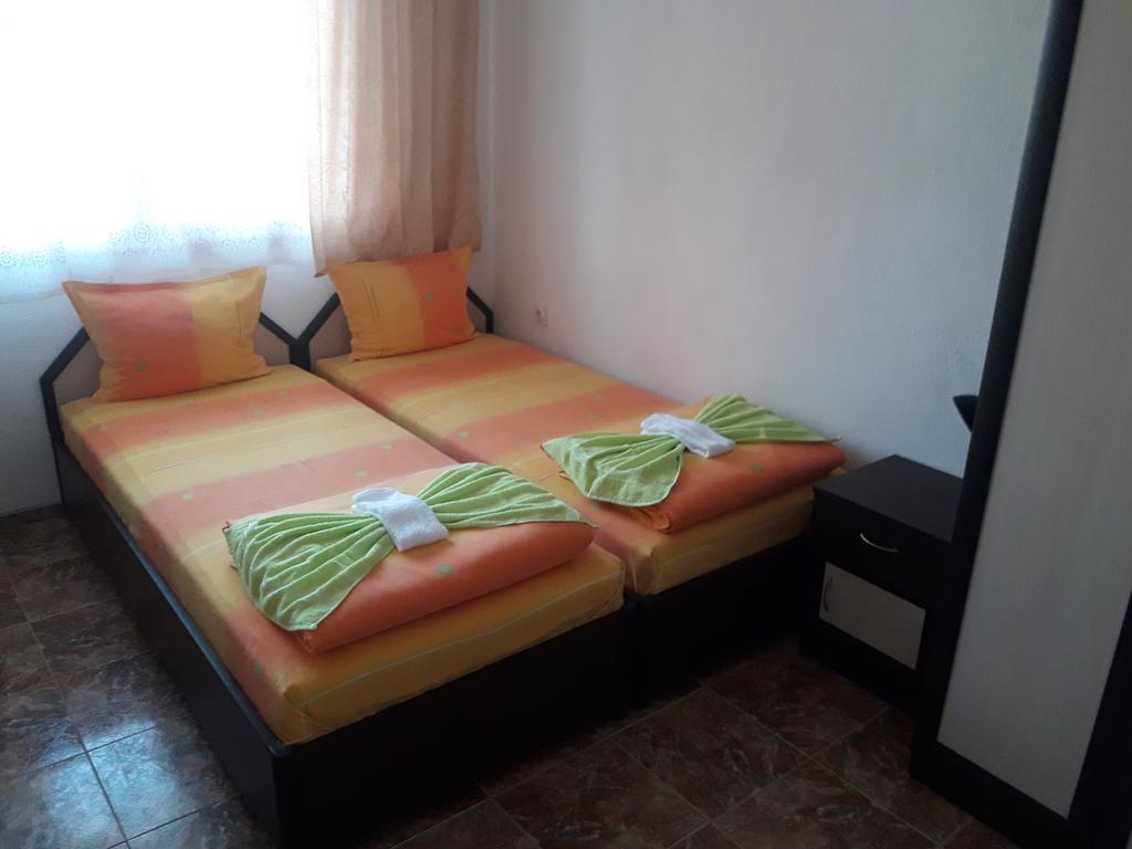 Georgievi Guest House Pomorie Buitenkant foto